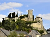 Chinon – středověký hrad na řece Vienne