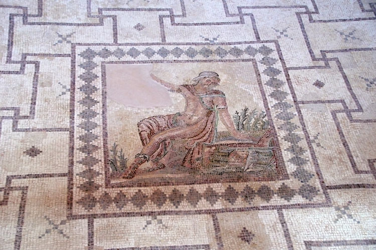 Pafos - mozaika vyobrazující Narcise v Dionýsově vile