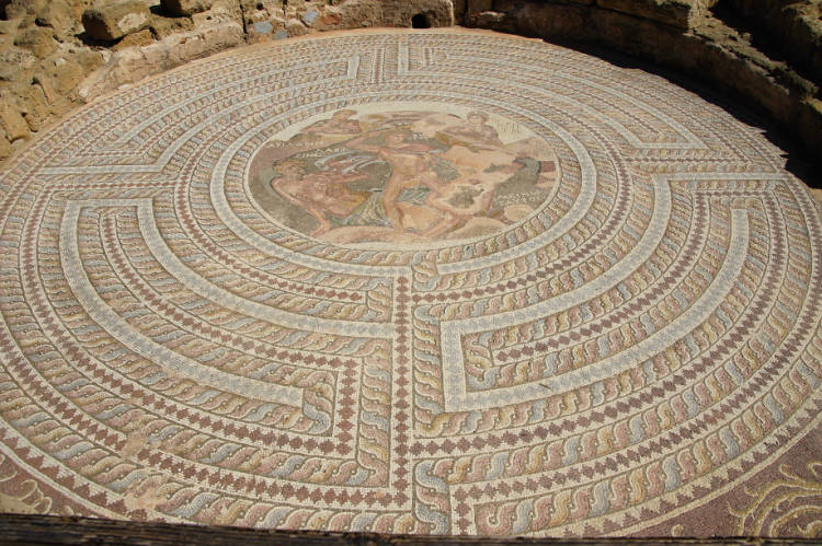 Pafos - jedna z ústředních mosaik v Théseově vile