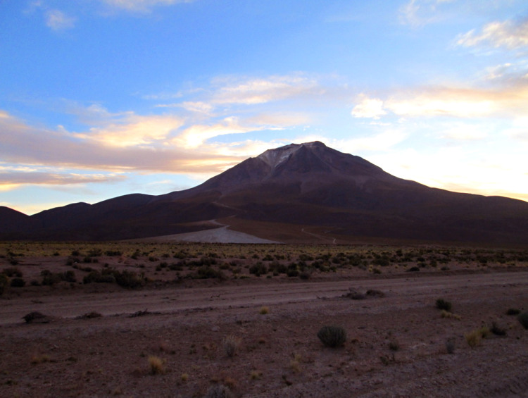 vulkán Ollaque na bolivijsko-chilských hranicích
