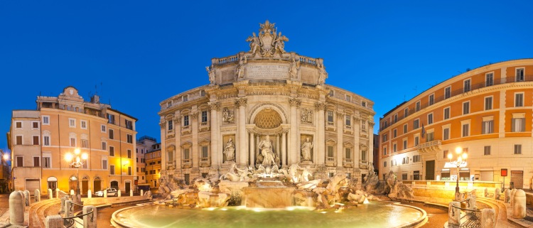 Fontána di Trevi - házení mincí