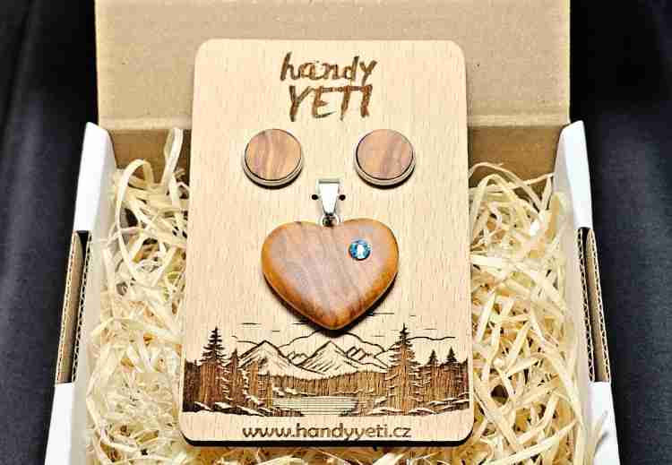 Set dřevěných šperků - srdce a náušnice