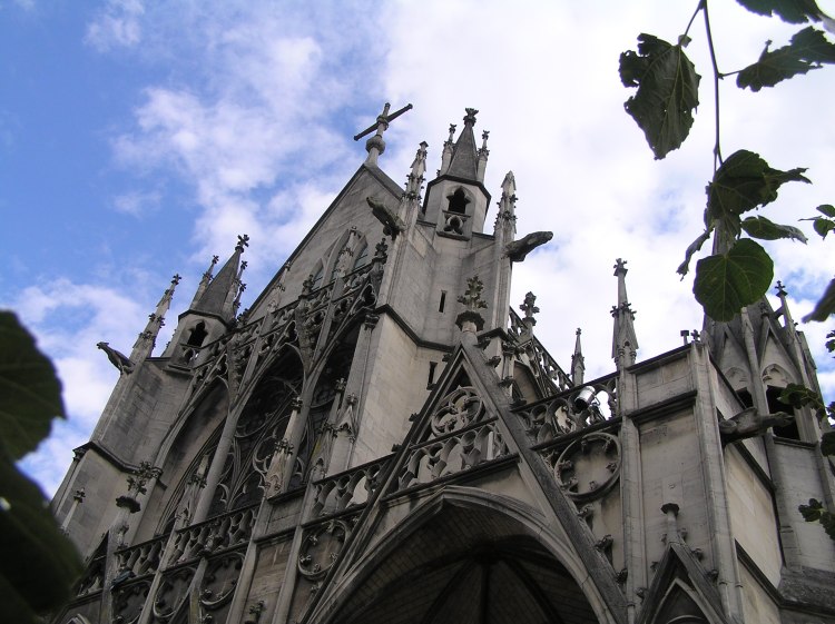Troyes_ bazilka Saint Urban,_plaménková gotika_ fasáda dokončena v 19.stol.
